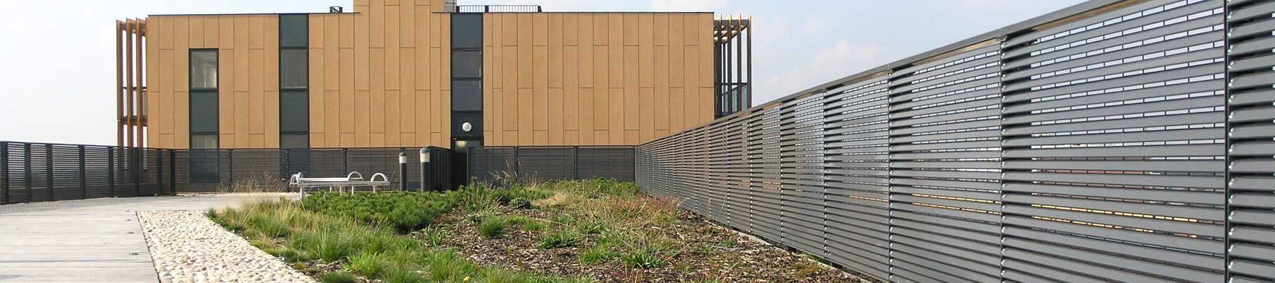 Banner Italia 80 balustrade roof top balcony Isleworth London 01 Banner Italia 80 balustrade roof top balcony Isleworth London 01