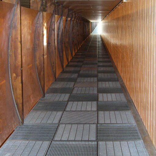 PL 66x11 floor grating chequerboard panels