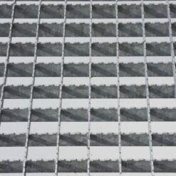 PLS 33x33 snti slip serrated grating