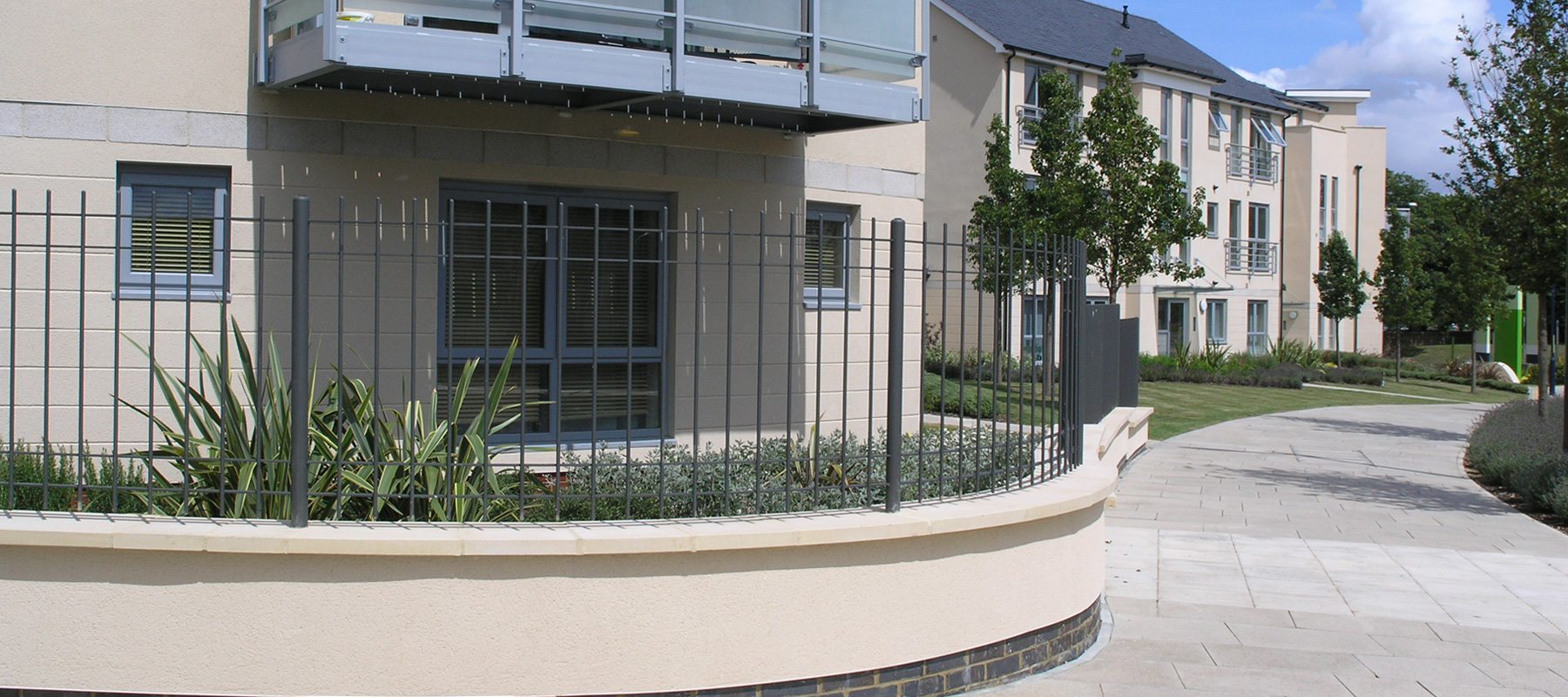 Banner Modena railing fences 01