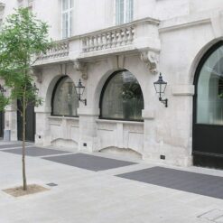 Barrot Pedestrial Grating The Strand 05