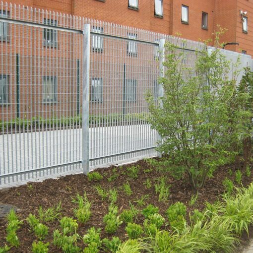 Como 66 Manchester Metropolitan University grating fence 19