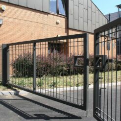 Modena bespoke railing Merton College 03