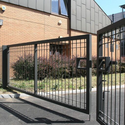 Modena bespoke railing Merton College 03