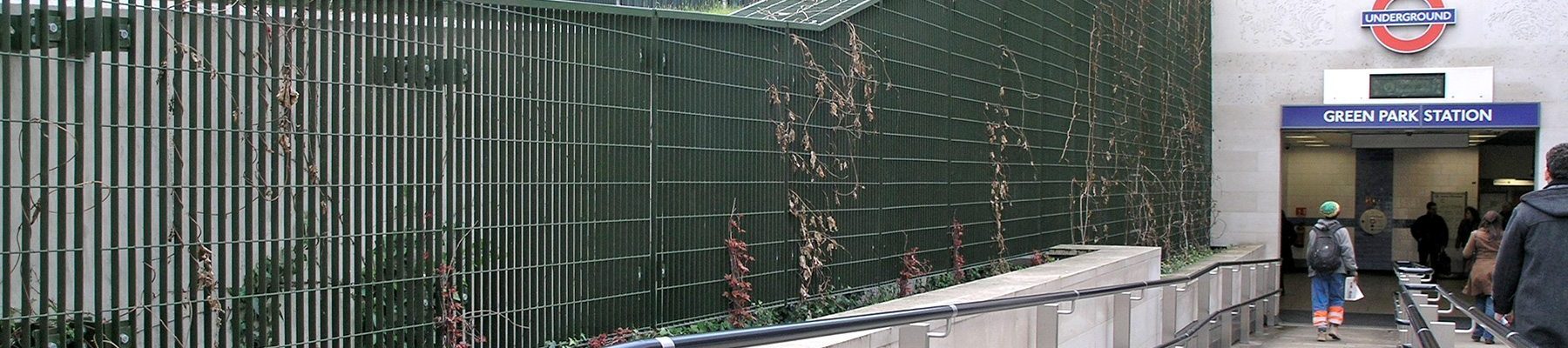 lf banner Terra 34 Green Park Station green wall trellis 1 lf banner Terra 34 Green Park Station green wall trellis 1