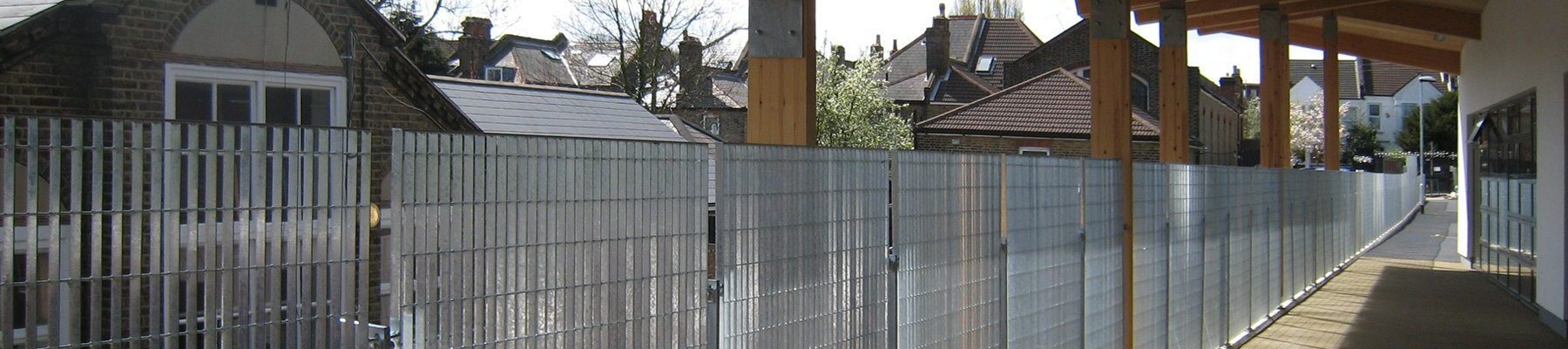 Novara 034 anti climb grating fence Hitherfield School banner Novara 034 anti climb grating fence Hitherfield School banner
