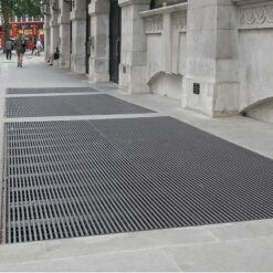 LangFulton Barrot pedestrian grating the Strand 2