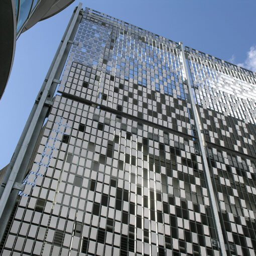 Stereo kinetic wall cladding Basingstoke 12